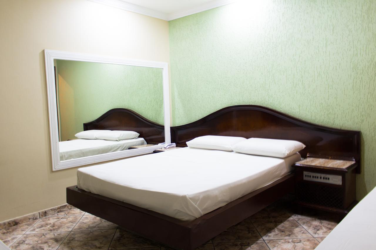 Hotel Valadares Núcleo Bandeirante Kültér fotó